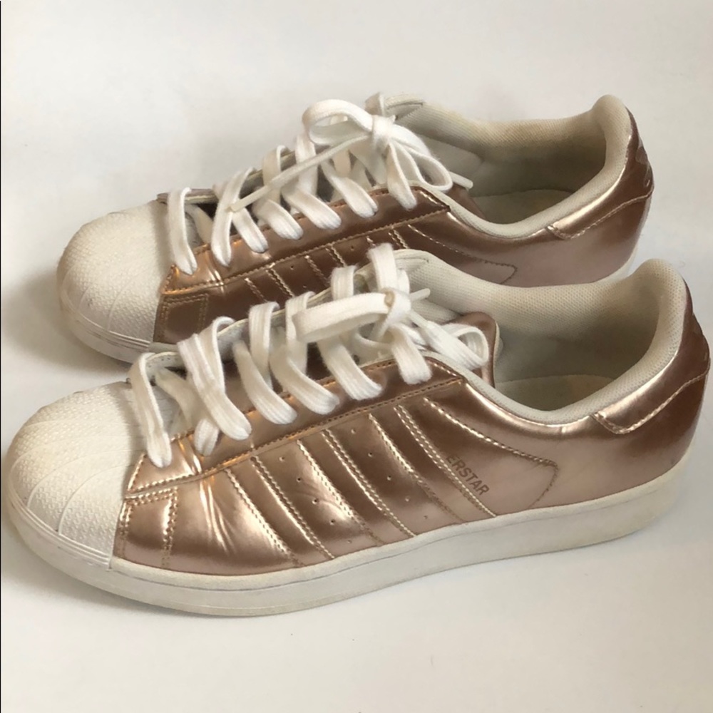 Adidas ROSE GOLD superstars!!